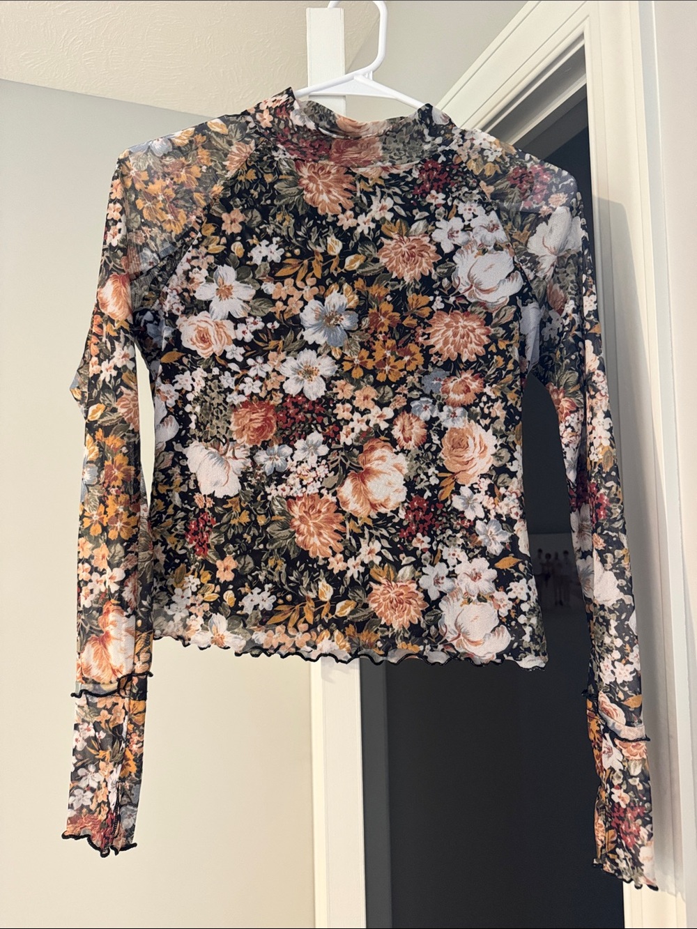 Women’s Willow Boutique Long-Sleeve Floral Mesh Top